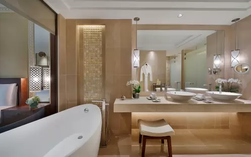 FAMILY ROOM BATHROOM FAMILY ROOM BATHROOM